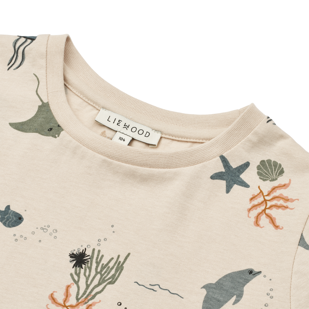 APIA bedrucktes Kurzarm-T-Shirt