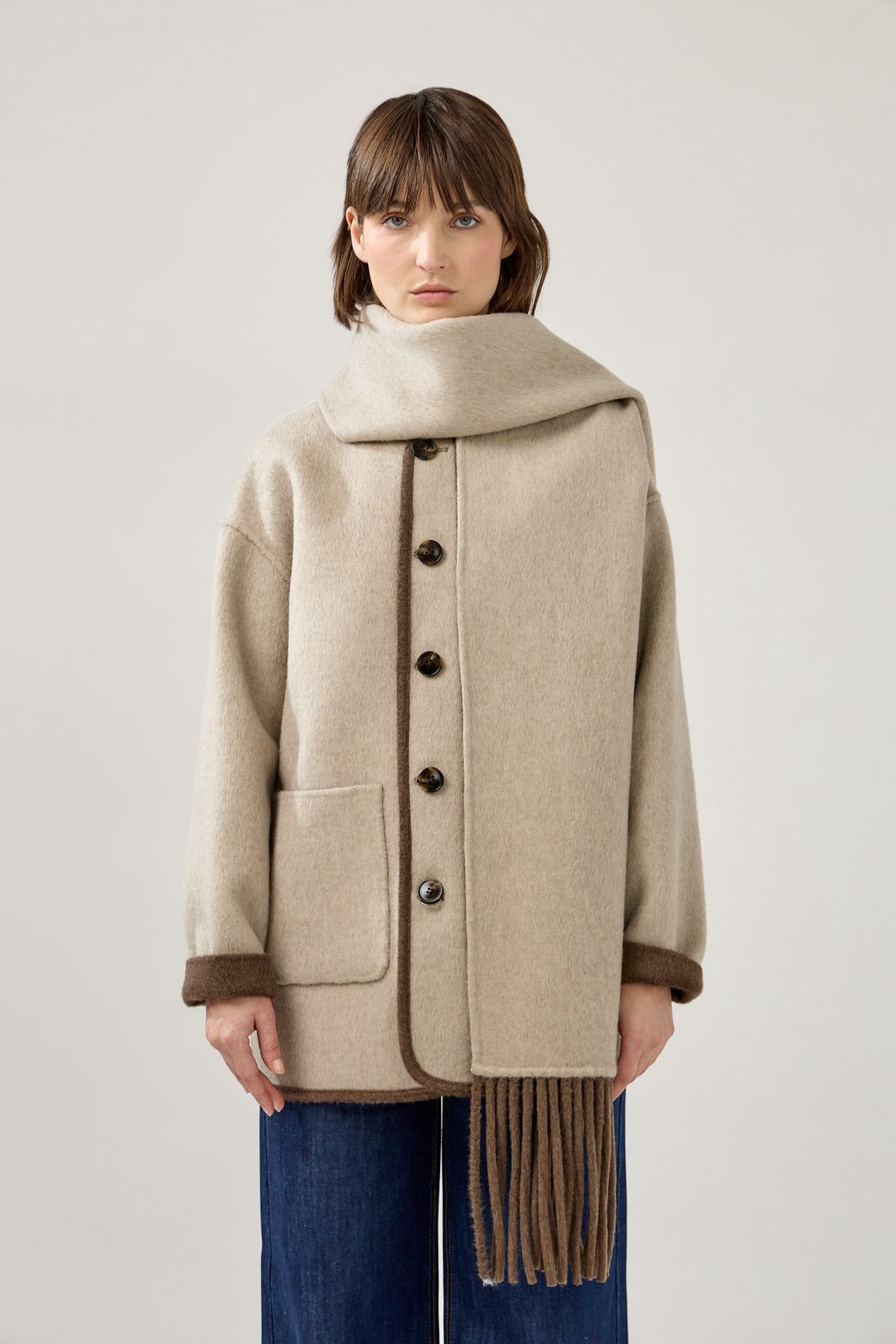 Oversize Wolljacke mit Schal