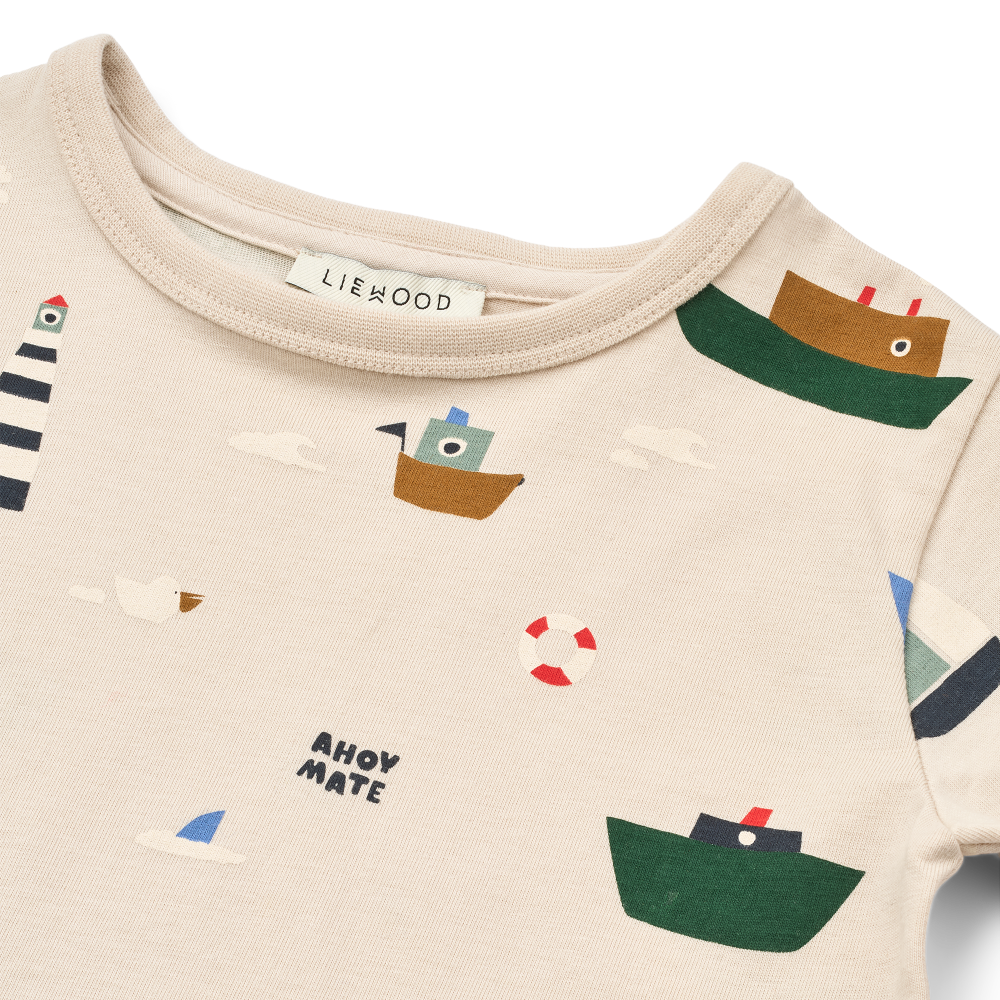 APIA bedrucktes Kurzarm-T-Shirt
