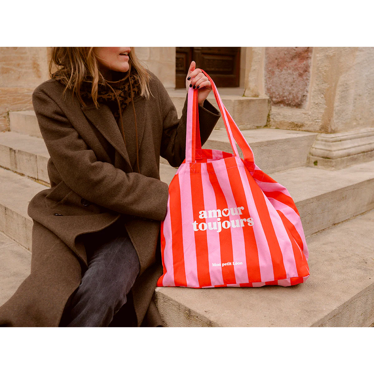 Red velvet shopper