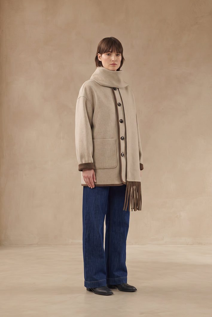 Oversize Wolljacke mit Schal