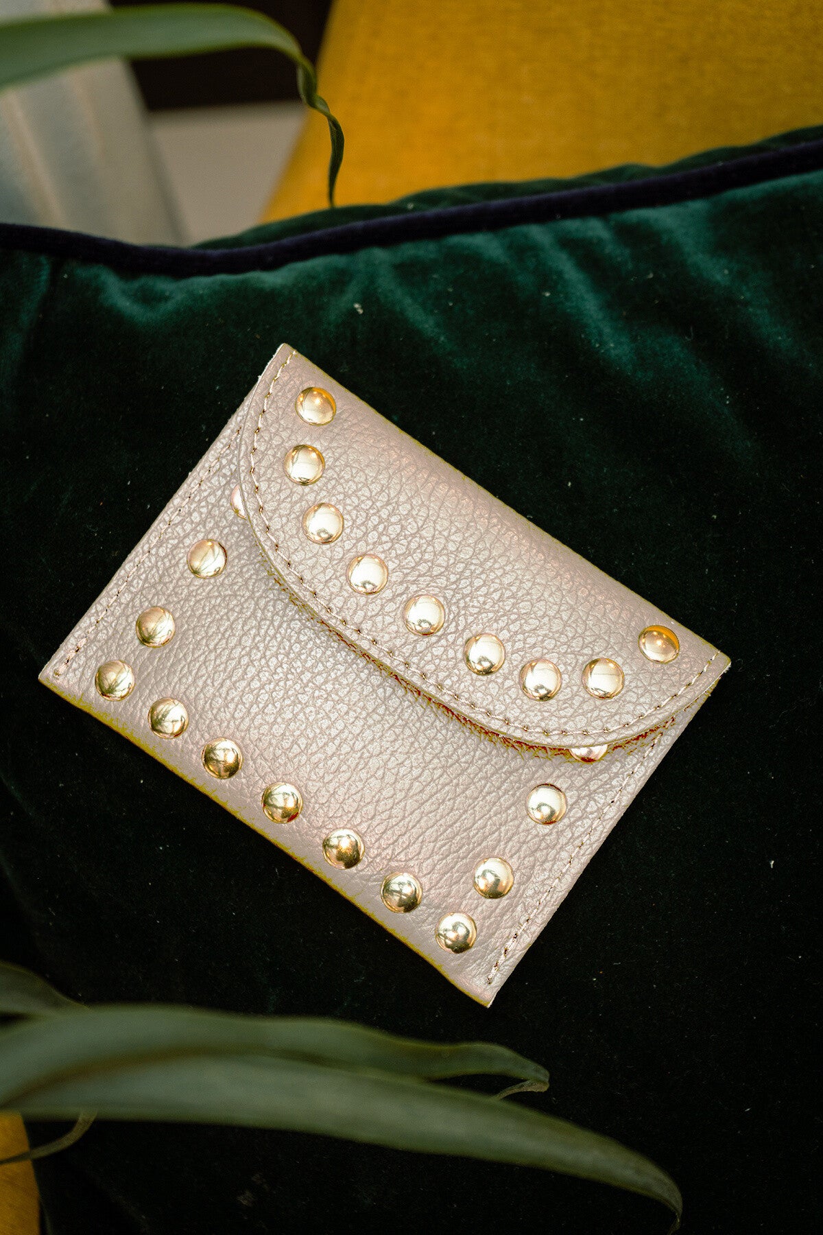 Lederportemonnaie Leina mit Nieten