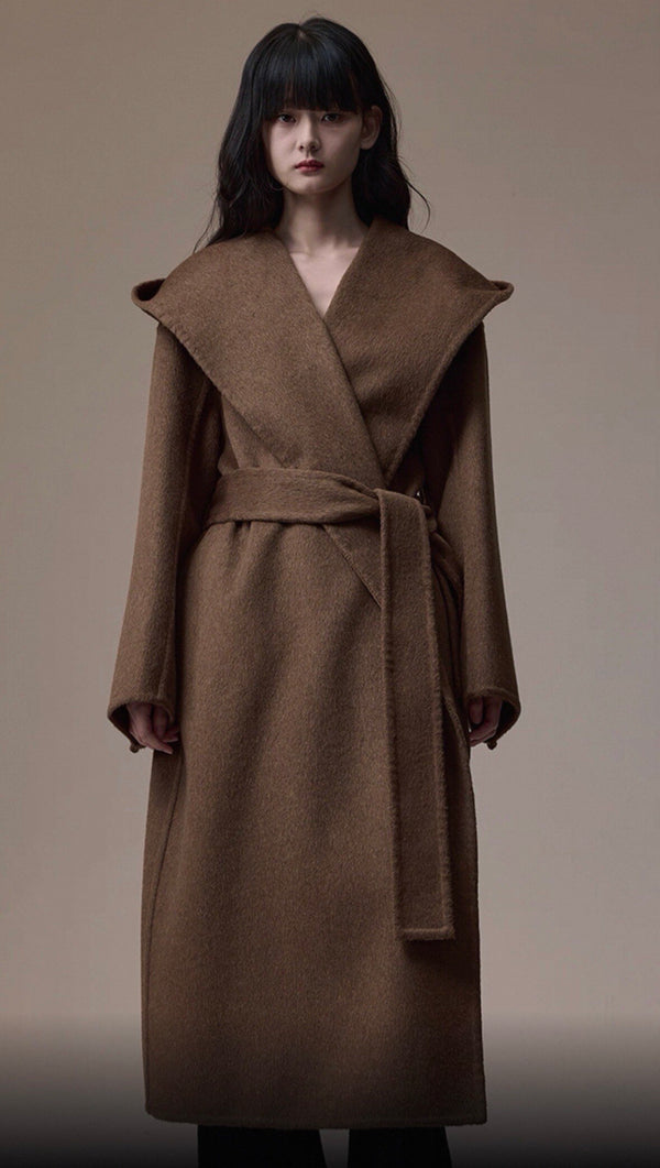 Langer Mantel aus eleganter Wolle mit Gürtel