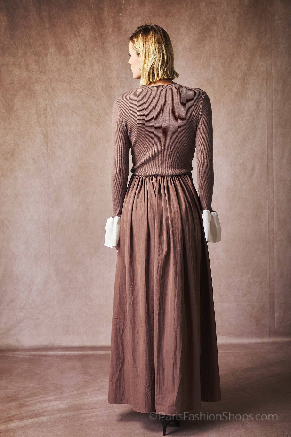 Feinstrick-Kleid mit zwei Materialien